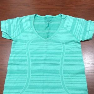Lululemon short sleeve top
